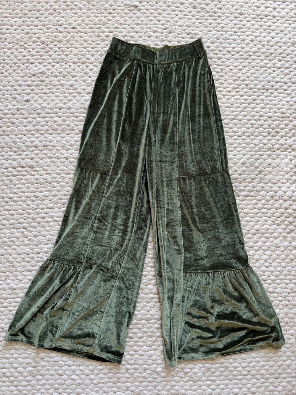Luukse Olive Green Velvet Wide-Leg Ruffle Hem Pants Small